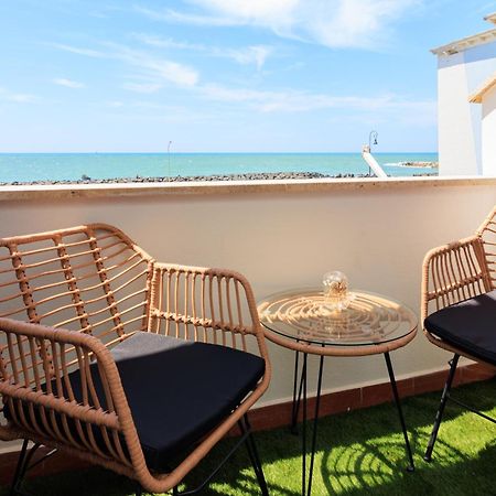 Coho Apartment Vista Mare Fiumicino Esterno foto